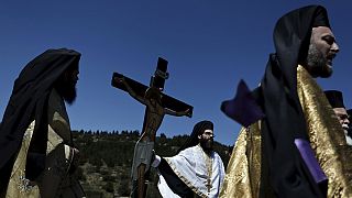 Pâques : les Grecs attendent leur résurrection