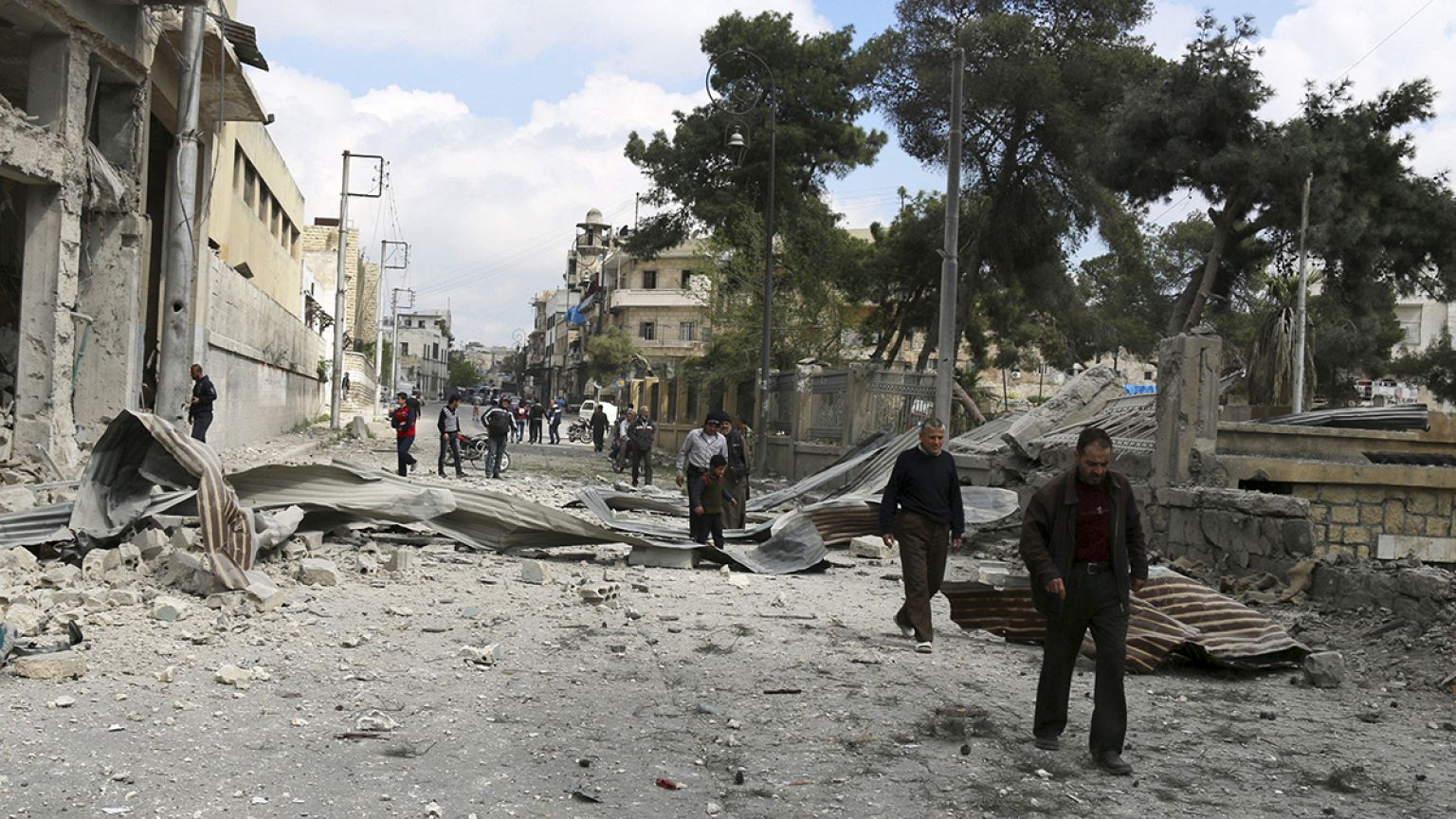 8 قتلى في قصف بالقذائف الصاروخية على حي السليمانية والسيد علي في حلب