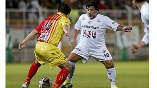 Maradona makes his mark in Colombian peace charity match