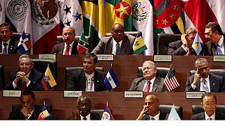 Segunda jornada de la Cumbre de las Américas a la espera de la reunión entre Castro y Obama