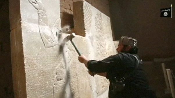 Video Isil documenta la distruzione di Nimrud Video Isil documenta la distruzione di Nimrud