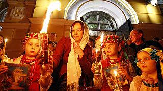 Kiev: Cristãos ortodoxos celebram Páscoa na catedral de São Miguel