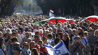 Budapest: Thousands march in remembrance of Holocaust victims