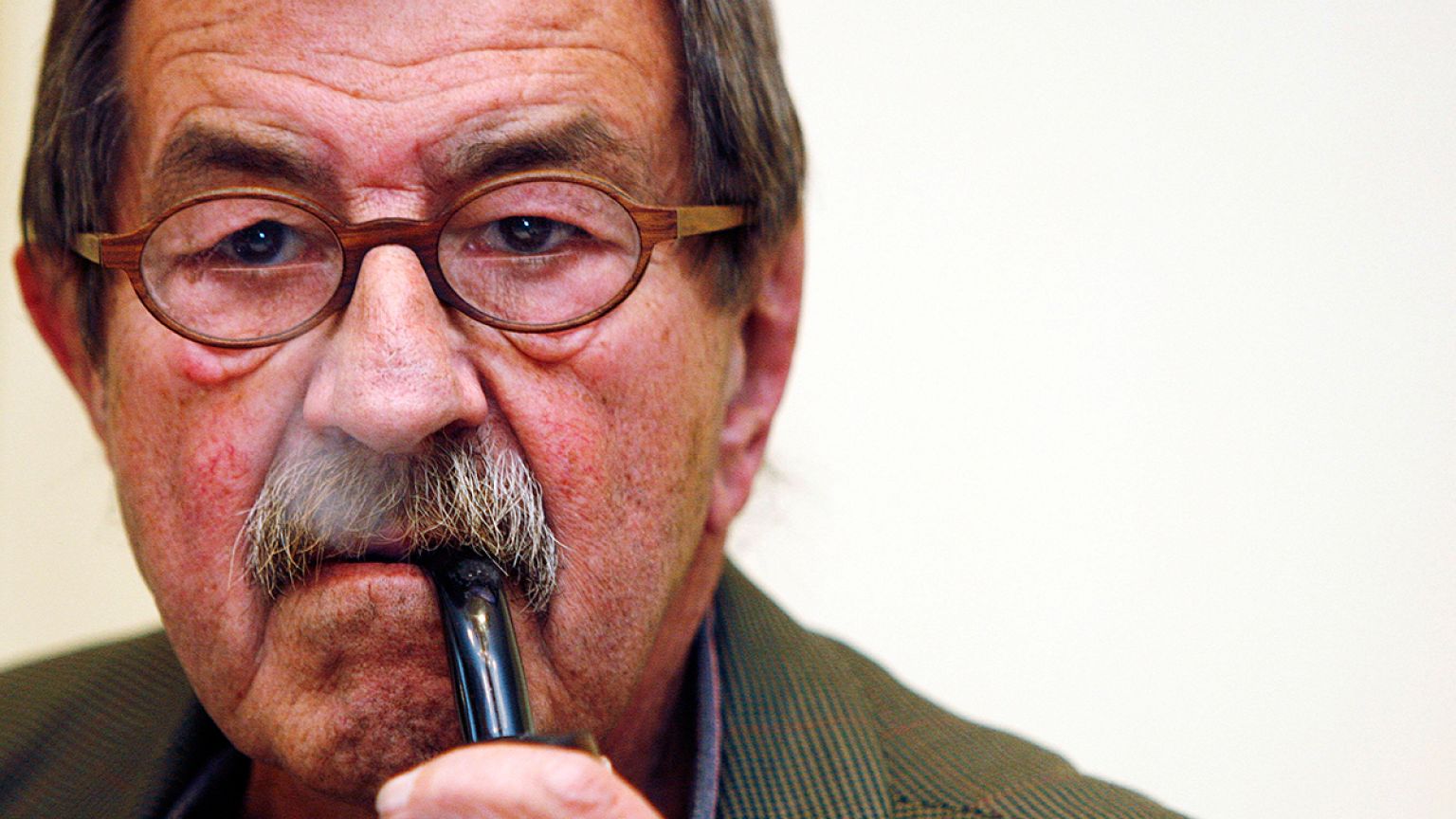 Portrait de Günter Grass, l'écrivain de la "mauvaise conscience" allemande