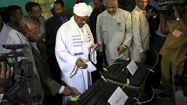 إنتخابات عامة في السودان والمعارضة تقاطع إنتخابات عامة في السودان والمعارضة تقاطع