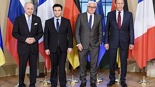 Diplomatas europeus e de leste querem intensificar retirada de armamento pesado do leste da Ucrânia