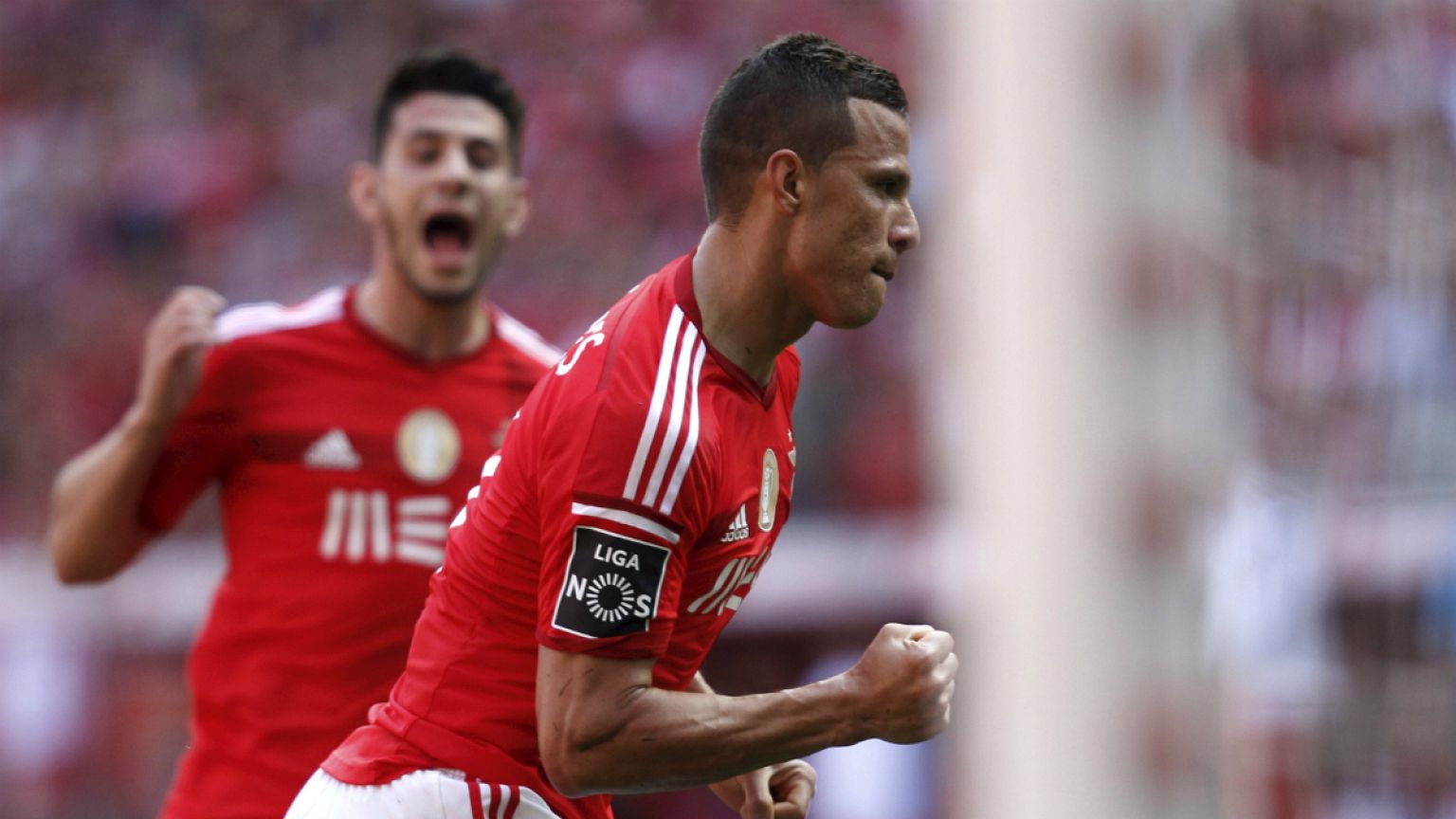 Liga Portuguesa, J28: Jardel dá asas à "águia" e Quaresma fogo ao "dragão"