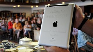Pope Francis's iPad fetches 28,500 euros at auction