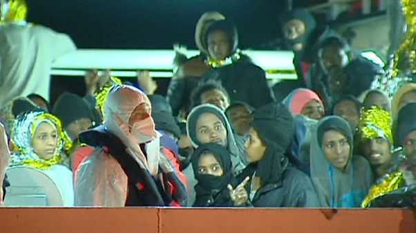 400 человек погибли при крушении судна с нелегалами в Средиземном море 400 человек погибли при крушении судна с нелегалами в Средиземном море