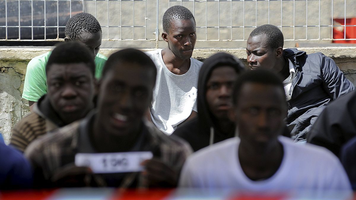 Γιγαντώνονται τα κύματα παράτυπων μεταναστών στη Μεσόγειο - Ευρωπαϊκό το ζήτημα, λέει η Ιταλία