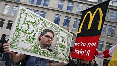 В США борются за повышение МРОТ в фаст-фуде