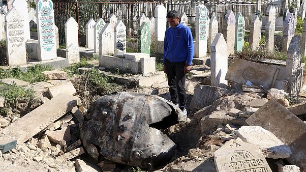 اكثر من 220 الف قتيل في سوريا منذ بدء النزاع اكثر من 220 الف قتيل في سوريا منذ بدء النزاع