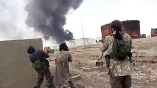 داعش يحاصر الرمادي ويخوض معارك مع الجيش العراقي في بيجي