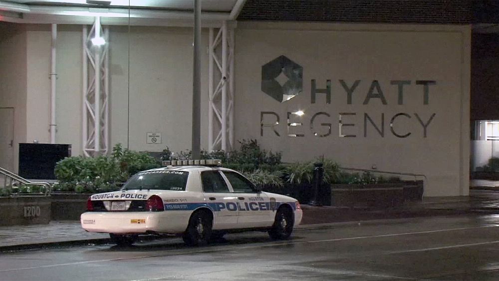 Hasil gambar untuk Police find weapons in drunk Houston hotel guest's room above New Year's party venue