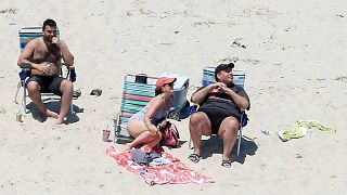 Image: New Jersey Governor Chris Christie enjoys the beach with his family 