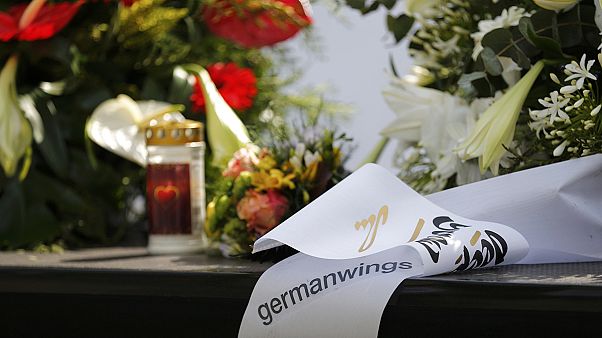 "Aushalten müssen": Bewegende Trauerfeier für Germanwings-Opfer "Aushalten müssen": Bewegende Trauerfeier für Germanwings-Opfer