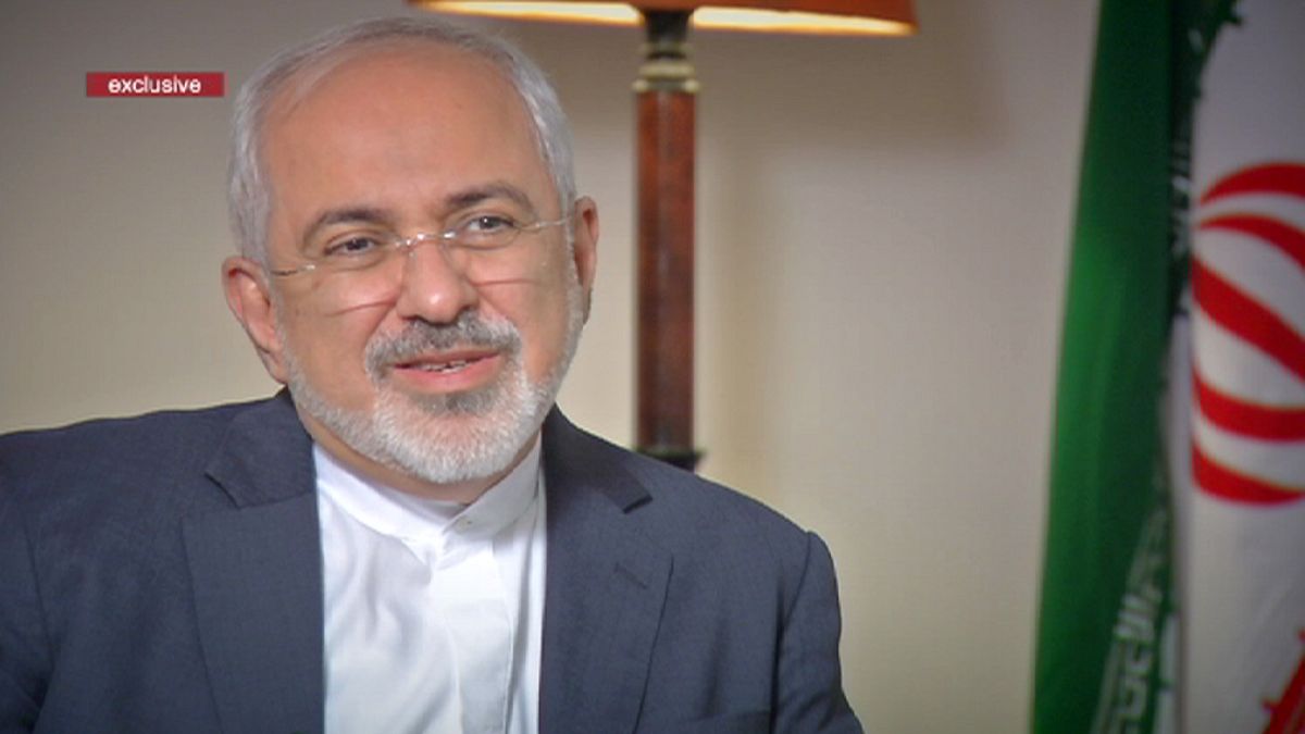 Zarif: "le sanzioni contro l'Iran saranno cancellate in una sola volta"