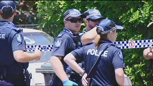 Cinco jovenes islamistas detenidos en Australia acusados de preparar atentados terroristas Cinco jovenes islamistas detenidos en Australia acusados de preparar atentados terroristas