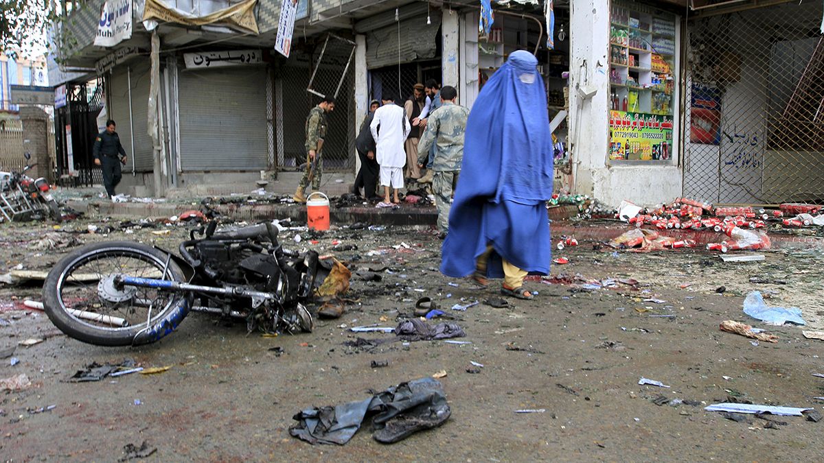 Afganistan'daki intihar saldırısının sorumluluğu IŞİD üstlendi