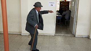 Los grecochipriotas siguen con atención las elecciones al otro lado de la línea verde
