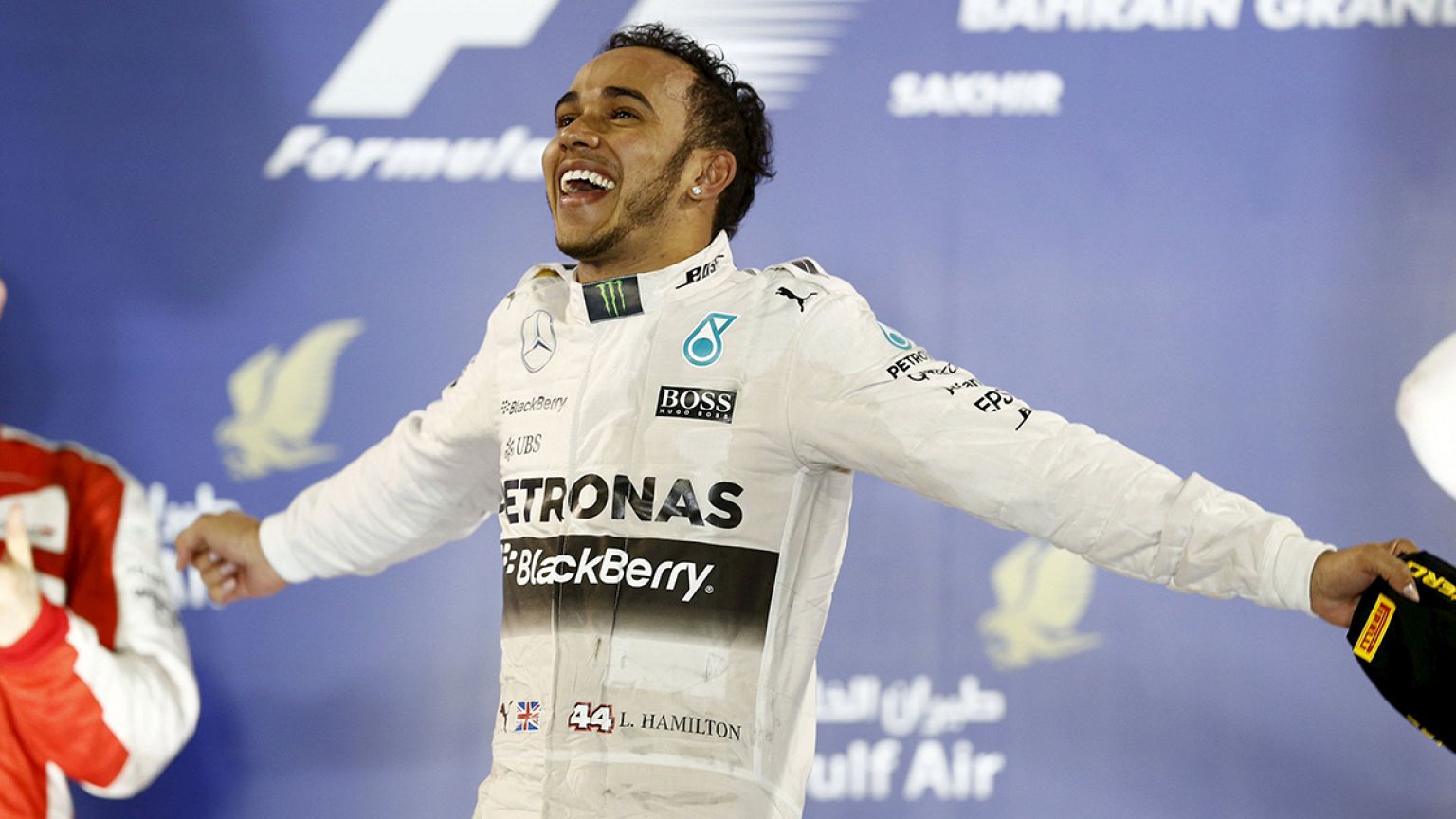 Hamilton patron de la F1, Rossi fin stratège en MotoGP