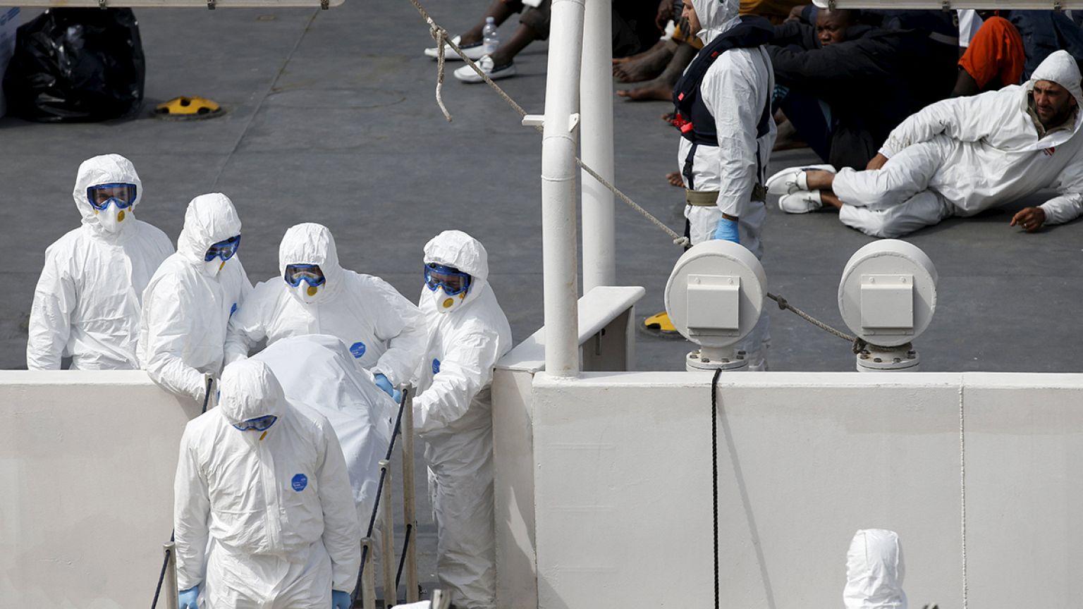 Llegan a Malta supervivientes y víctimas mortales del gran naufragio de este fin de semana