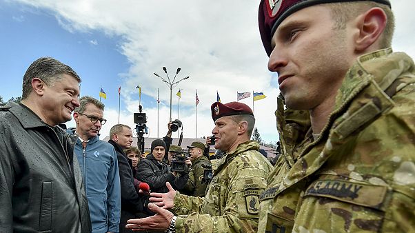Ucraina: arrivati 250 addestratori USA, Poroshenko ringrazia Ucraina: arrivati 250 addestratori USA, Poroshenko ringrazia