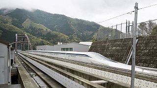 Recordbreaker! Japan bullet train goes like a ... well it's fast!