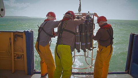 A satellite revolution in oceanography