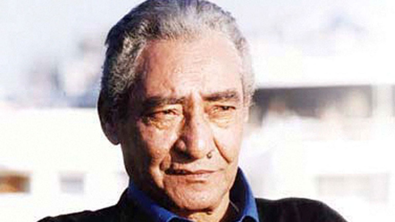 الموت يغيب شاعر العامية المصري الكبير عبد الرحمن الابنودي