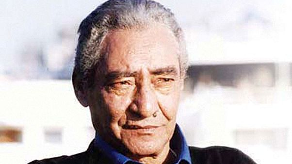 الموت يغيب شاعر العامية المصري الكبير عبد الرحمن الابنودي الموت يغيب شاعر العامية المصري الكبير عبد الرحمن الابنودي