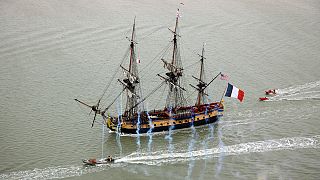 La réplica de la fragata francesa "Hermione" ya navega rumbo a Estados Unidos