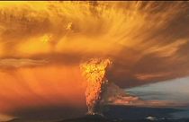 Vulcão Calbuco entra em erupção no Chile