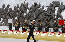 Turquia: Líderes mundiais e coroa britânica no memorial de Galípoli