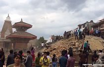 Sismo provoca quase um milhar de mortos no Nepal