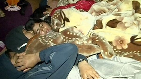 Nepal, primera noche al raso para los supervivientes del terremoto Nepal, primera noche al raso para los supervivientes del terremoto