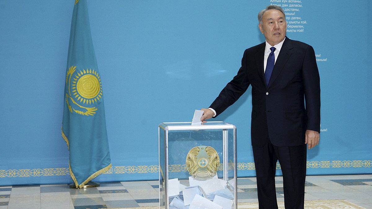 Нурсултан Назарбаев избирается на пятый президентский срок