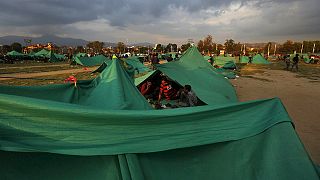 Angst vor neuen Beben: In Nepal verbringen Touristen und Einheimische die Nacht im Freien