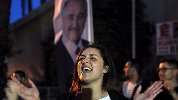 Kuzey Kıbrıs'ın yeni lideri Akıncı: "Bir toplumda değişimin zamanı geldiyse, onu hiçbir güç engelleyemez." Kuzey Kıbrıs'ın yeni lideri Akıncı: "Bir toplumda değişimin zamanı geldiyse, onu hiçbir güç engelleyemez."