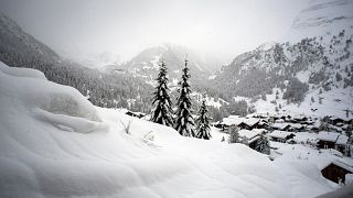 Image: Tourists stranded in Zermatt