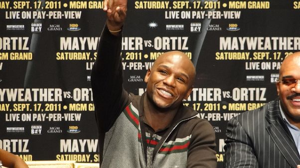 Mayweather'ı deviren tek boksör Türk asıllı Serafim Todorov Mayweather'ı deviren tek boksör Türk asıllı Serafim Todorov