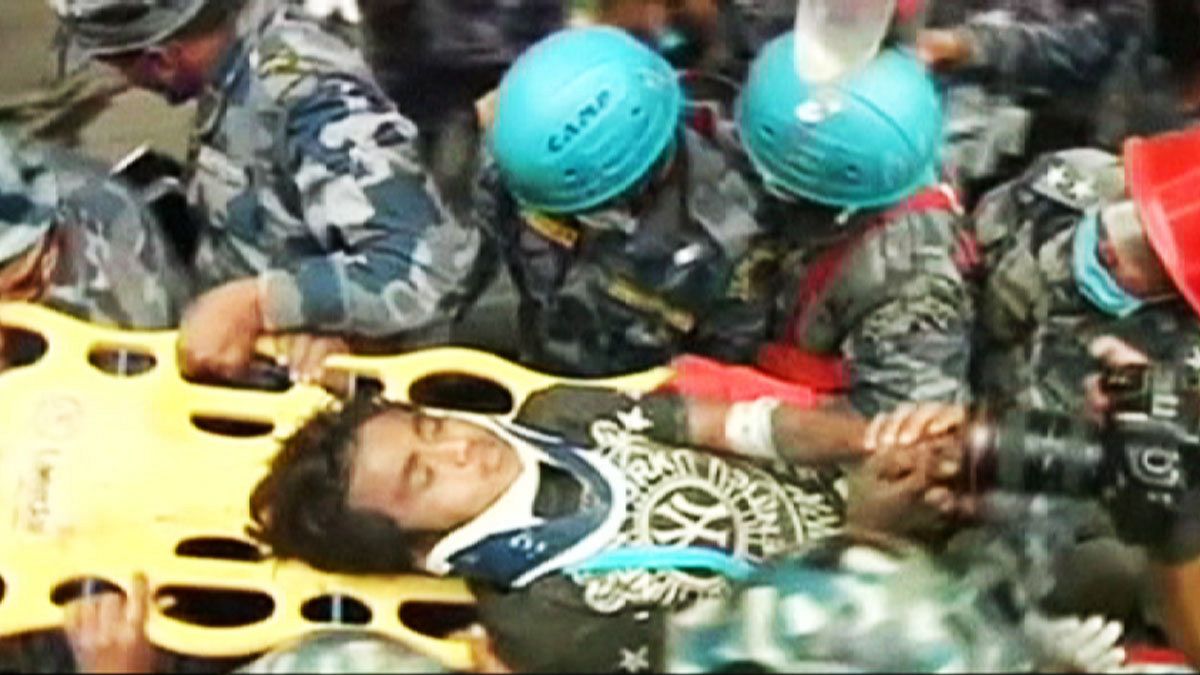 Nepal earthquake: "miracle" rescue after five days