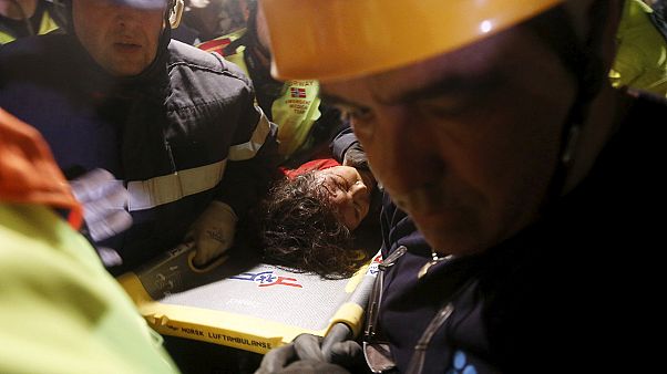 Nepal: Zahl der Erdbeben-Toten übersteigt 6.000 Nepal: Zahl der Erdbeben-Toten übersteigt 6.000