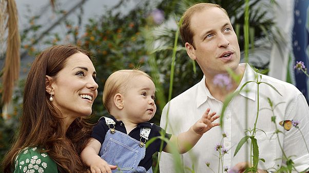 İngiliz Düşesi Kate Middleton kız bebek doğurdu İngiliz Düşesi Kate Middleton kız bebek doğurdu