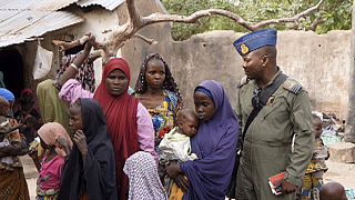 Nigeria: esercito libera centinaia di ostaggi di Boko Haram