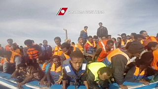Akdeniz'de kaçak göçmen akını