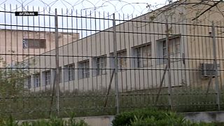 Беспорядки в тюрьме в пригороде Афин