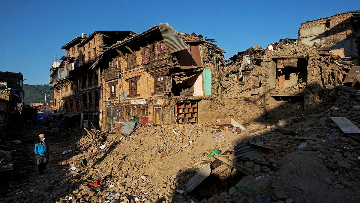 دولت نپال پاکسازی معابد و معابر ویران شده را آغاز کرده است