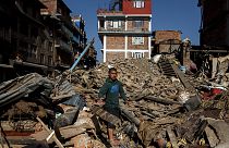 Κομισιόν: Στα 22,6 εκατ. η βοήθεια προς το σεισμόπληκτο Νεπάλ