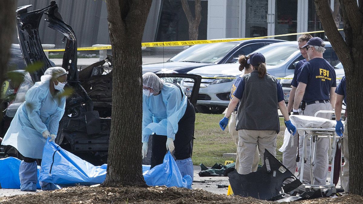 El coche de los atacantes de la exposición de Mahoma en Texas no llevaba explosivos